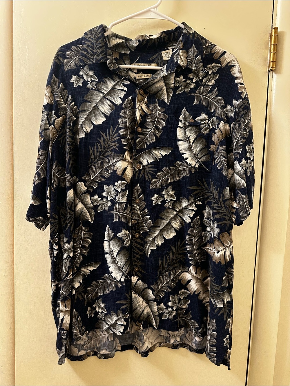 Batik Bay Navy Tropical Leaf Print Short-Sleeve Button-Down Shirt